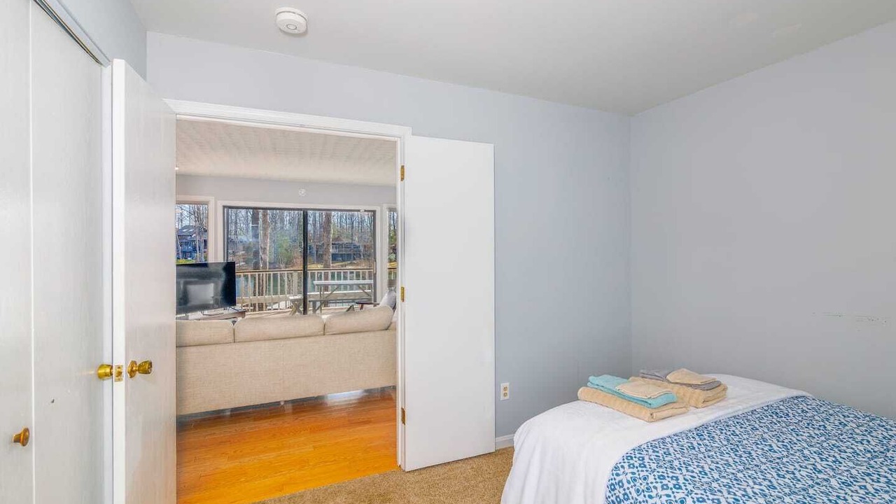 Photo of Bedroom in Lake of the Woods