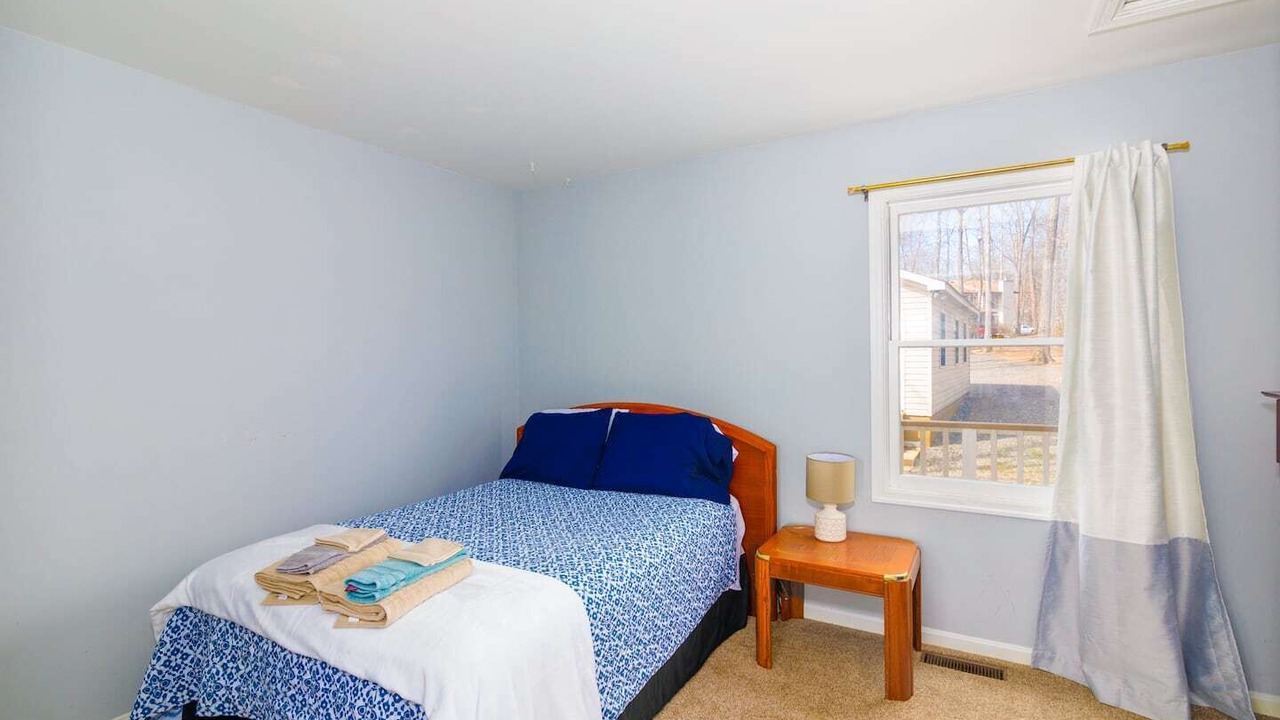 Photo of Bedroom in Lake of the Woods