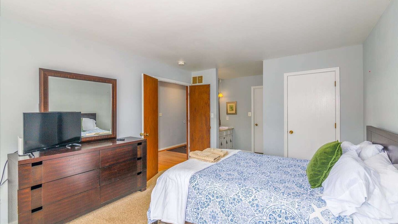 Photo of Bedroom in Lake of the Woods
