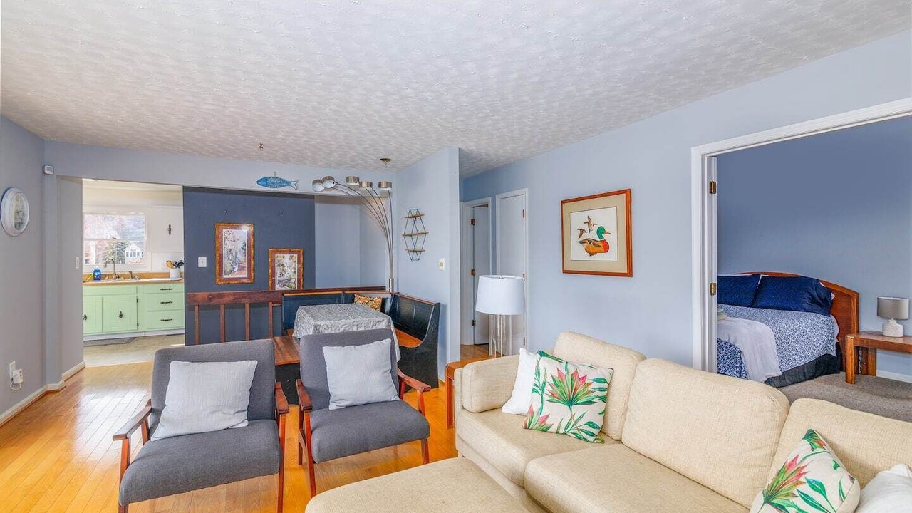 Photo of Livingroom in Lake of the Woods