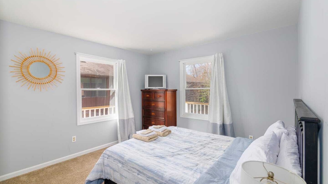 Photo of Bedroom in Lake of the Woods