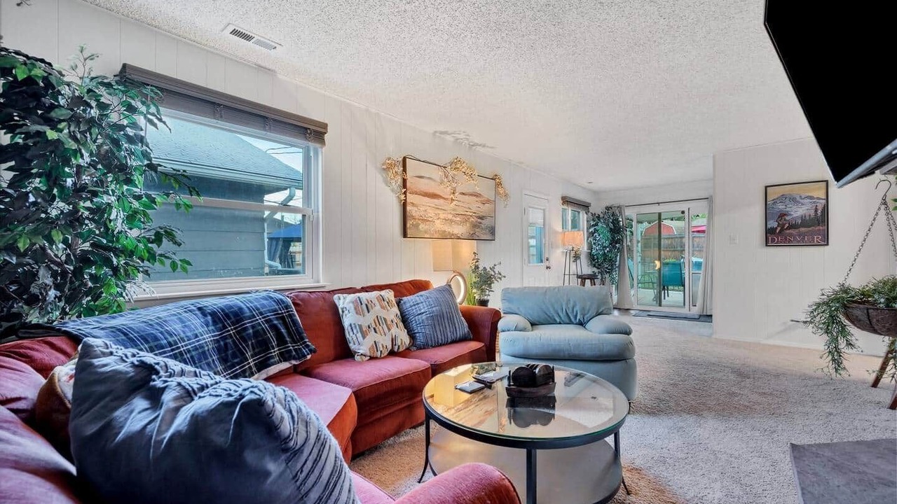 Photo of Livingroom in Thornton