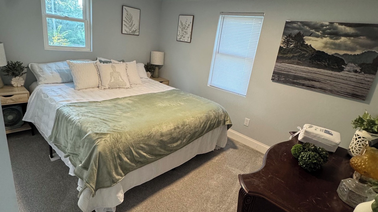 Photo of Bedroom in Salem