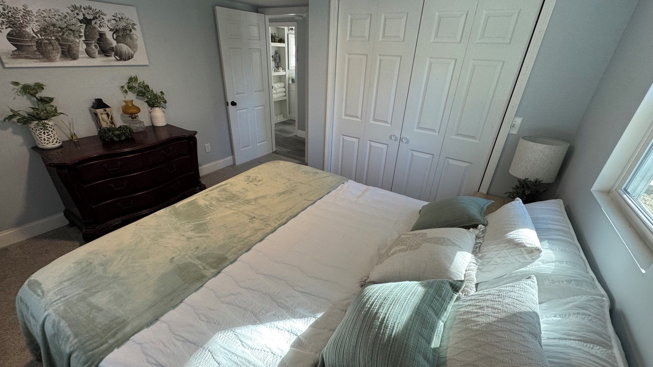 Photo of Bedroom in Salem