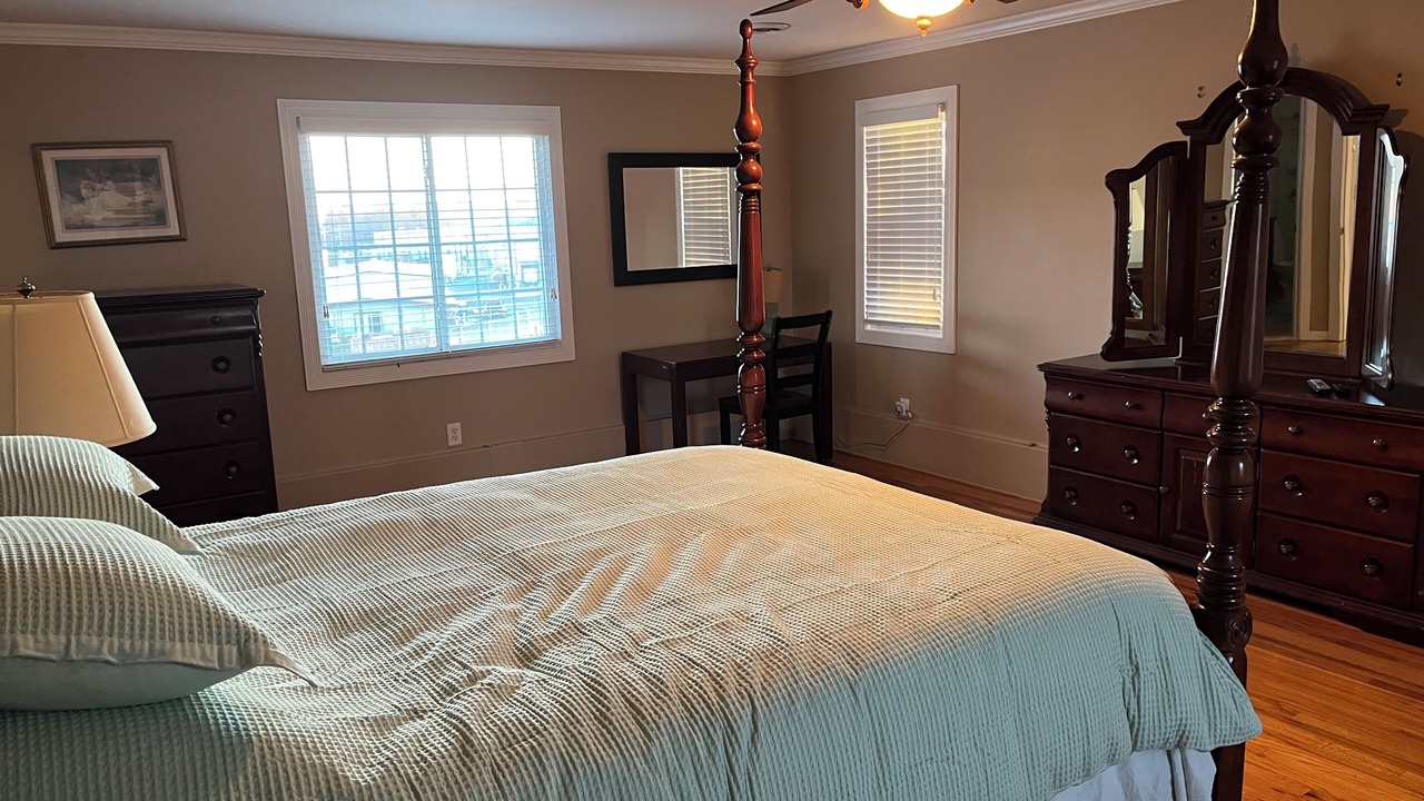 Photo of Bedroom in Madisonville