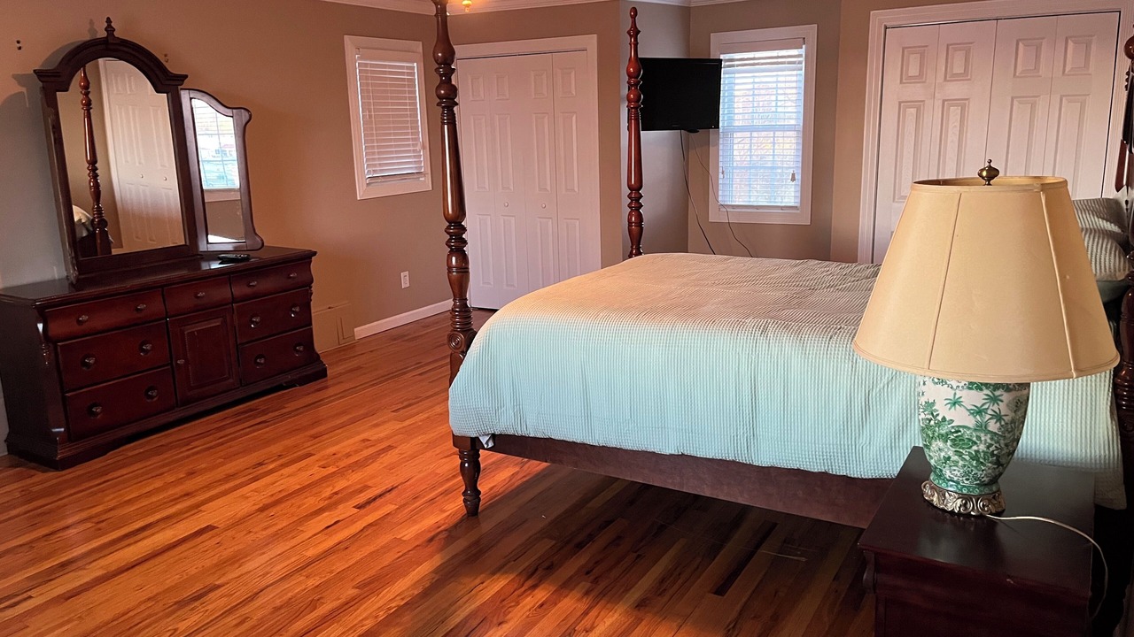 Photo of Bedroom in Madisonville