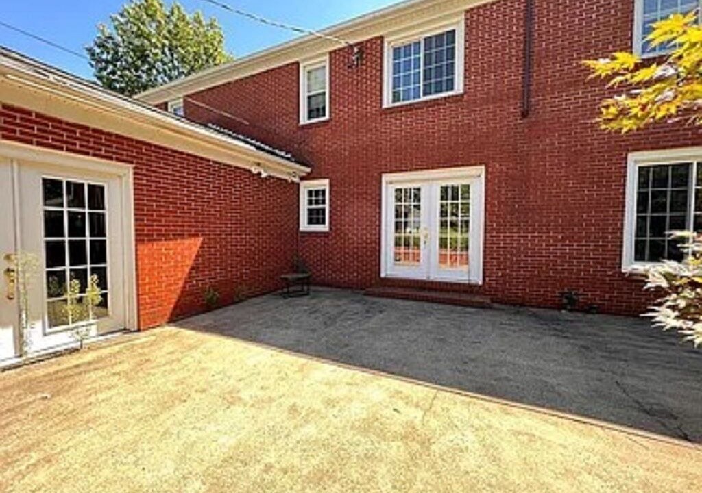 Photo of Outdoor in Madisonville