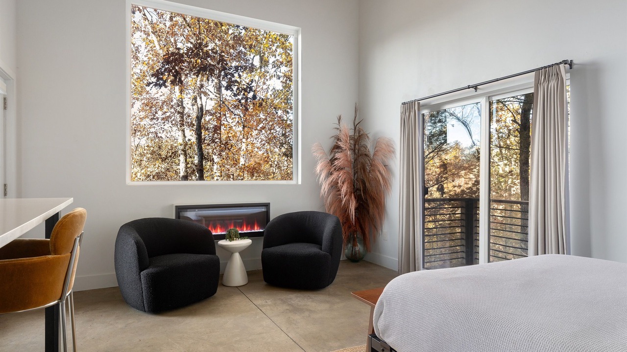 Photo of Livingroom in Weaverville