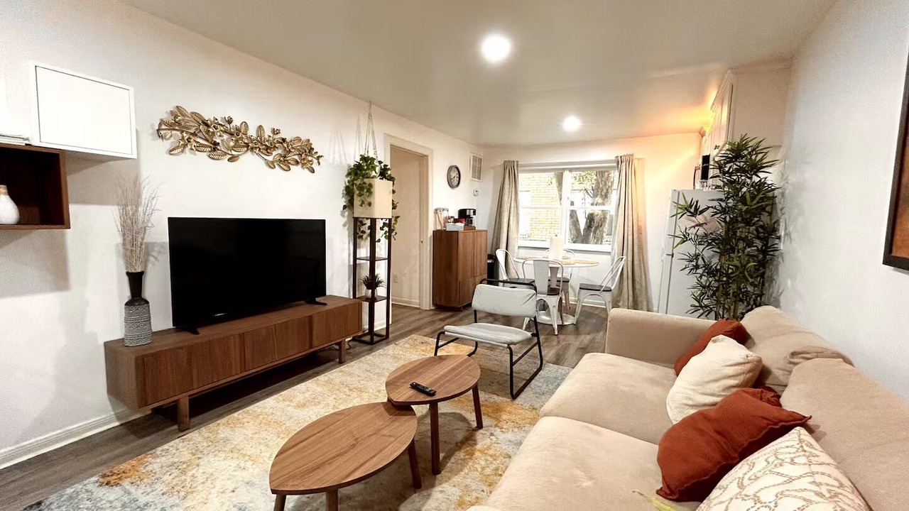 Photo of Livingroom in Braeswood Place