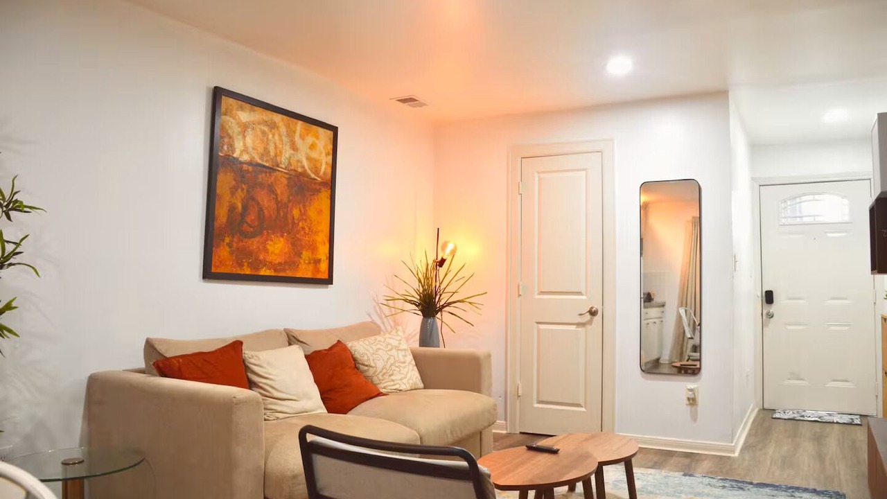 Photo of Livingroom in Braeswood Place