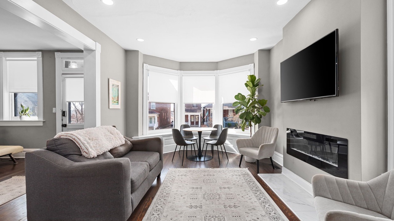 Photo of Livingroom in Clayton-Tamm