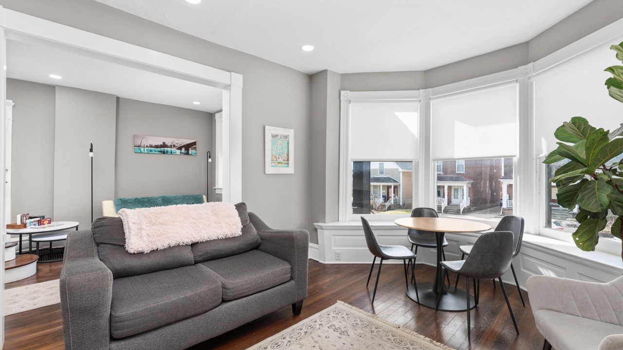 Photo of Livingroom in Clayton-Tamm