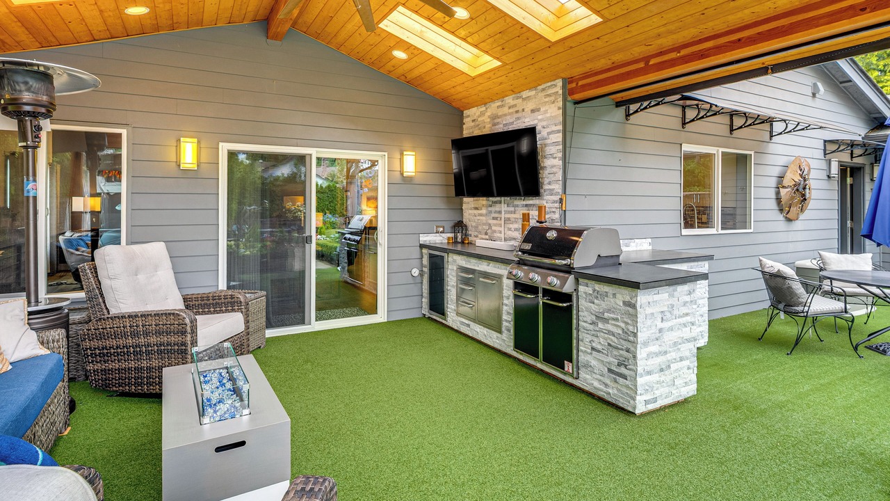 Photo of Others in Silver Lake