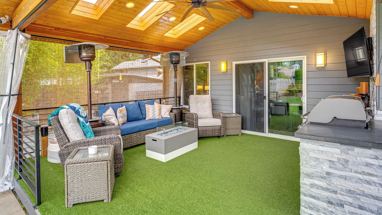 Photo of Others in Silver Lake