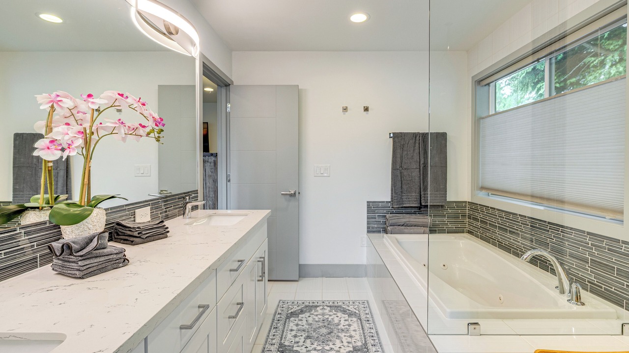 Photo of Bathroom in Silver Lake