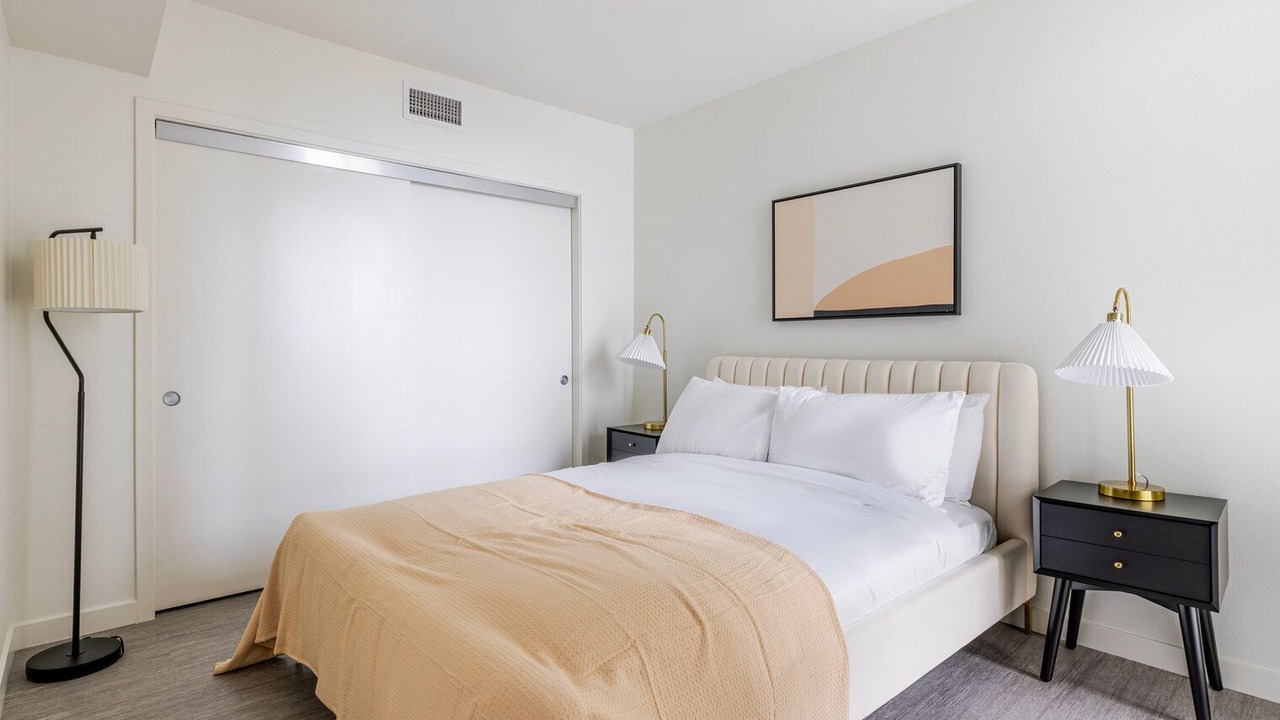 Photo of Bedroom in Downtown Berkeley