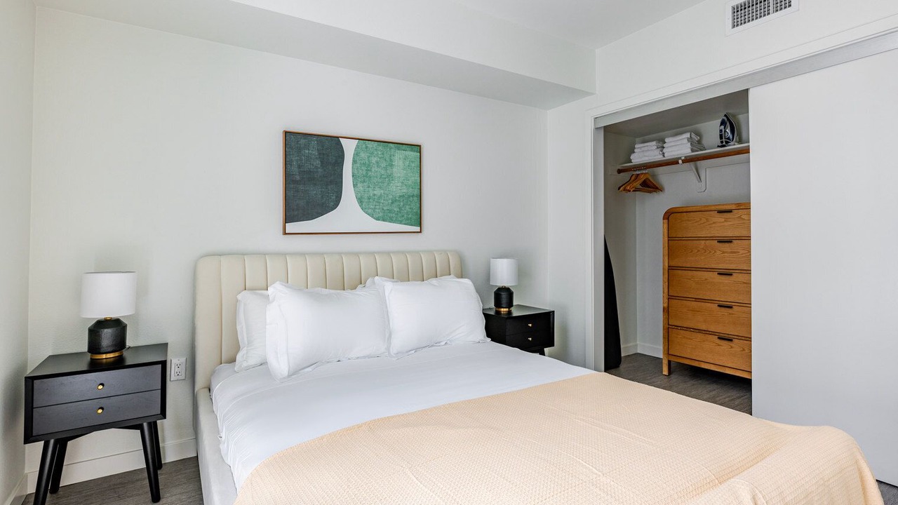 Photo of Bedroom in Downtown Berkeley