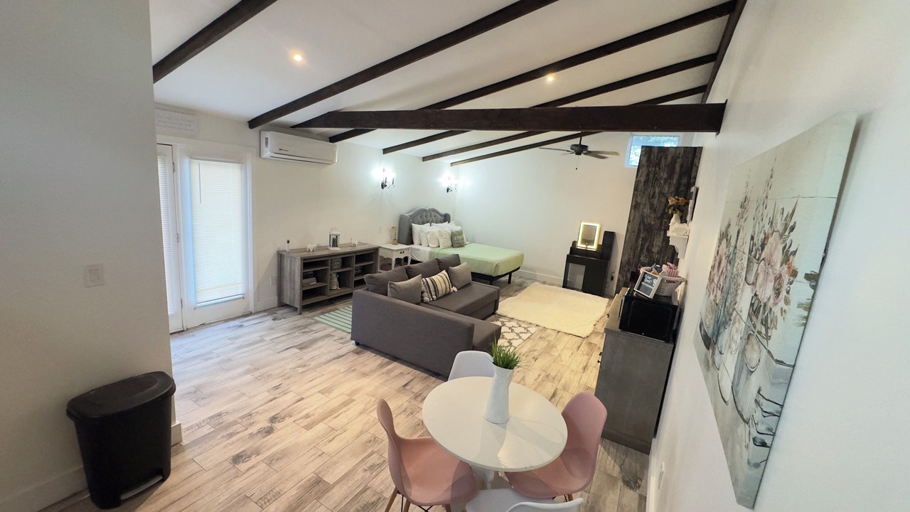 Photo of Livingroom in Kyle