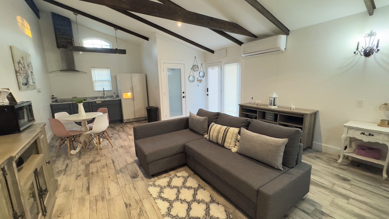 Photo of Livingroom in Kyle