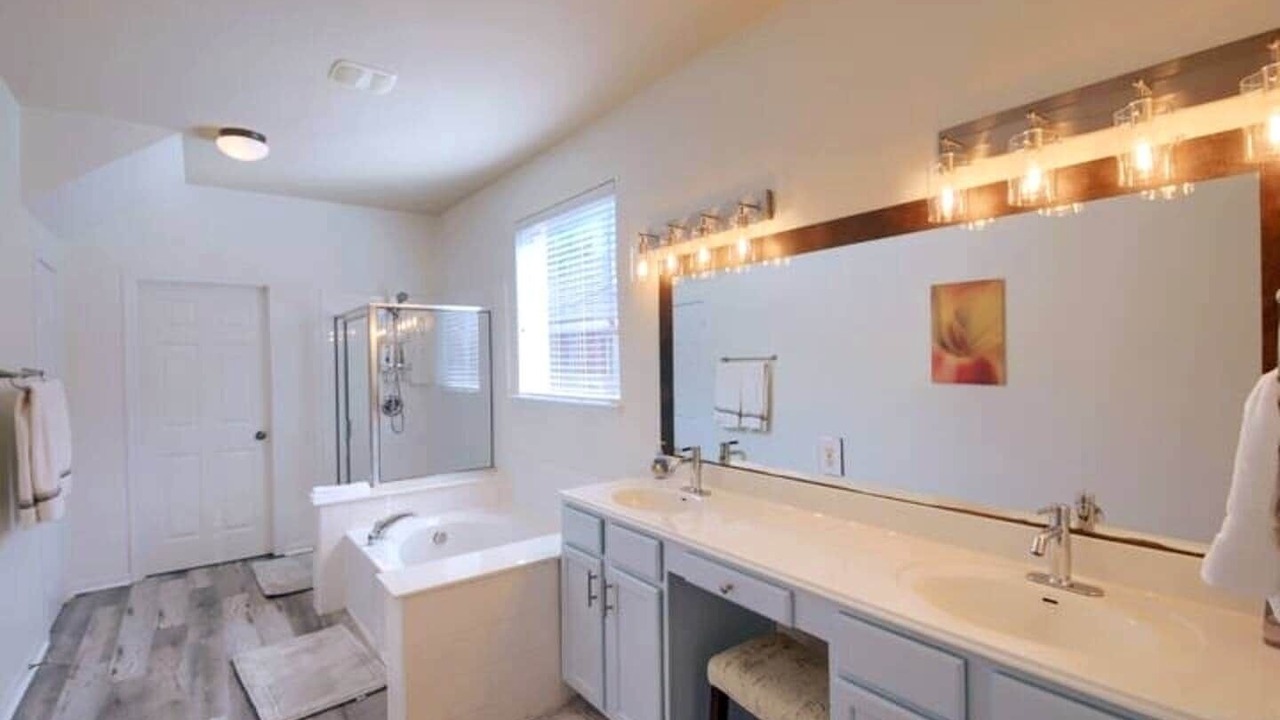 Photo of Bathroom in Brushy Creek