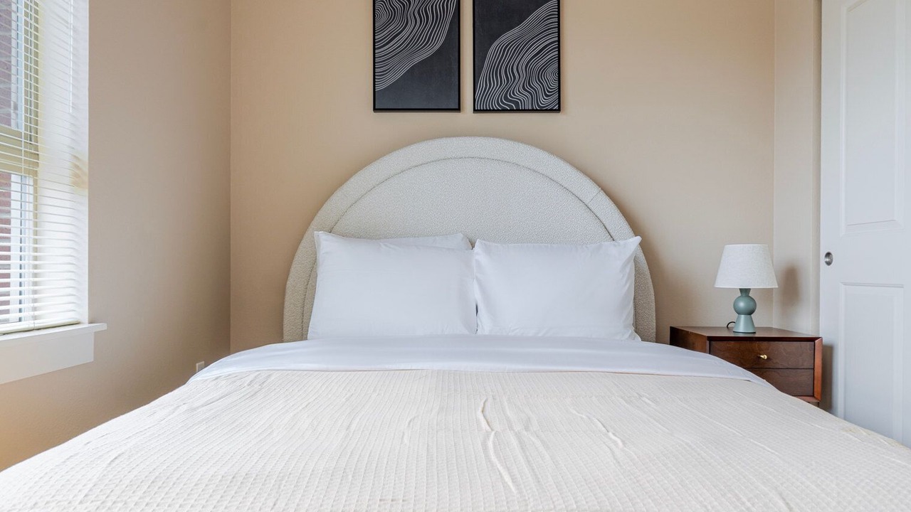 Photo of Bedroom in University District