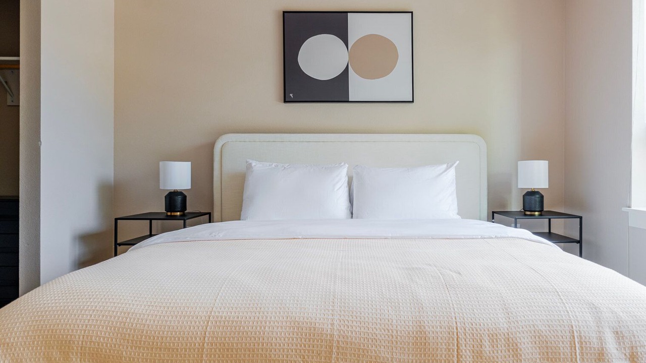 Photo of Bedroom in University District