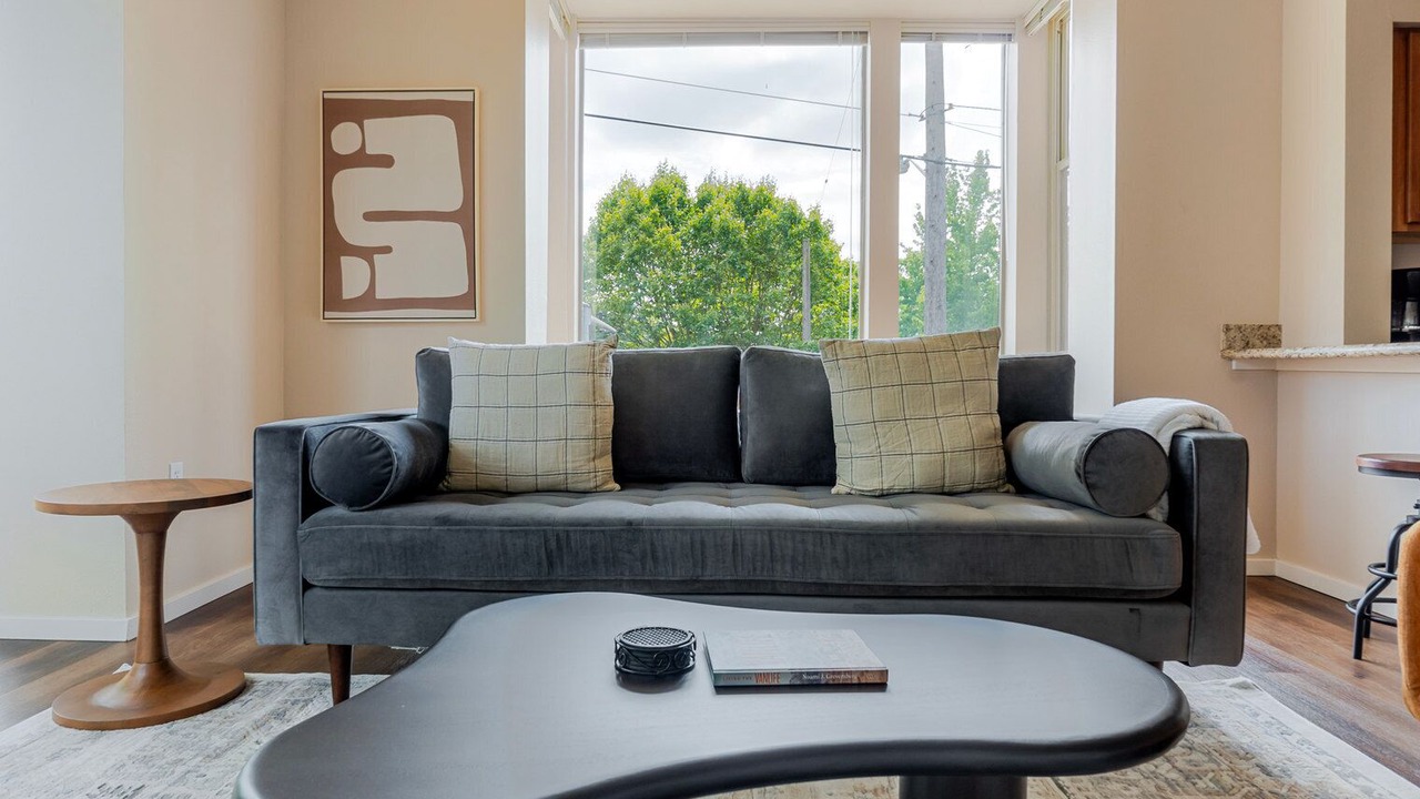 Photo of Livingroom in University District