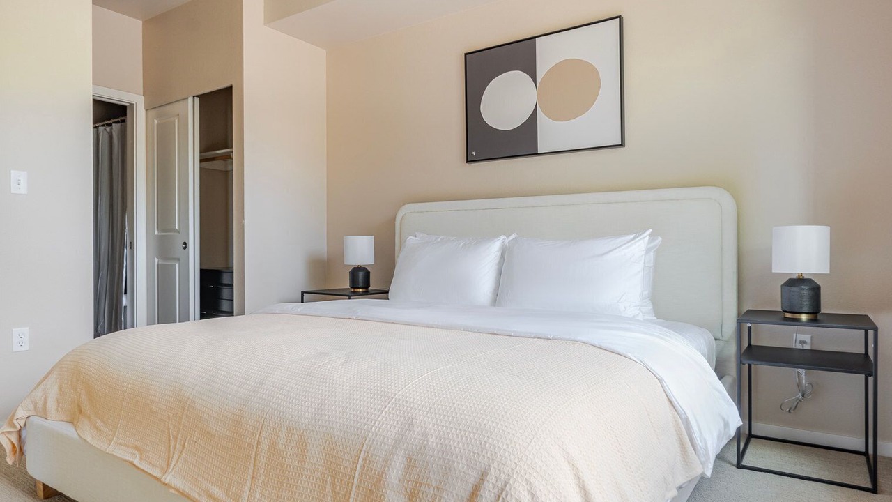 Photo of Bedroom in University District