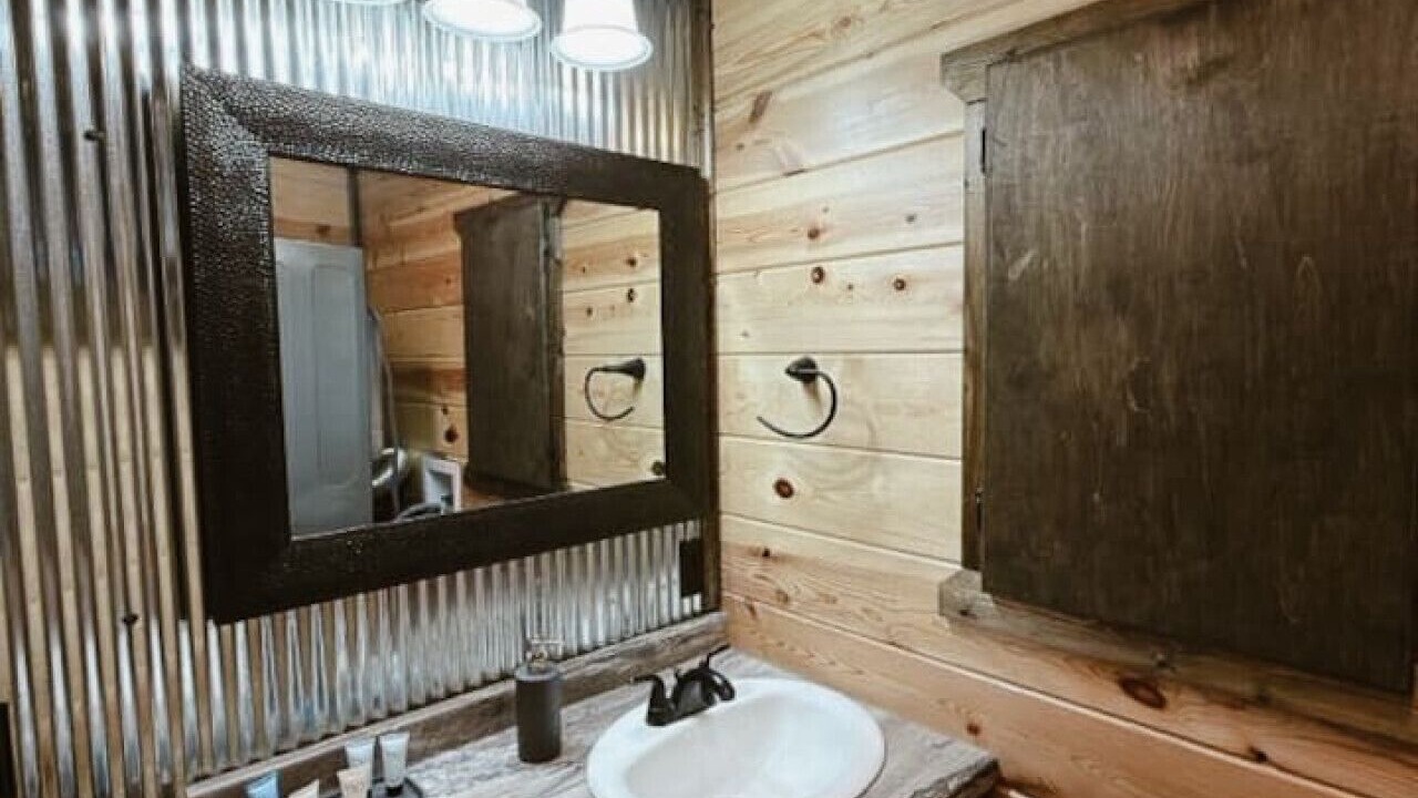 Photo of Bathroom in Broken Bow