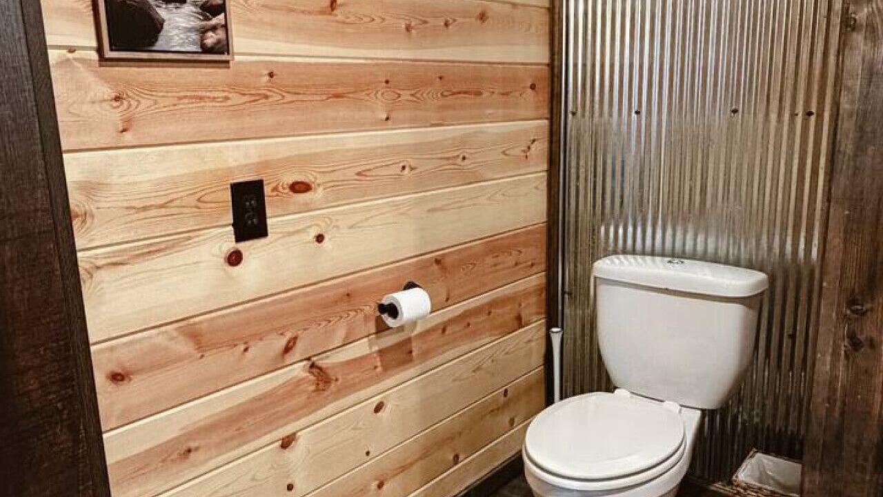 Photo of Bathroom in Broken Bow