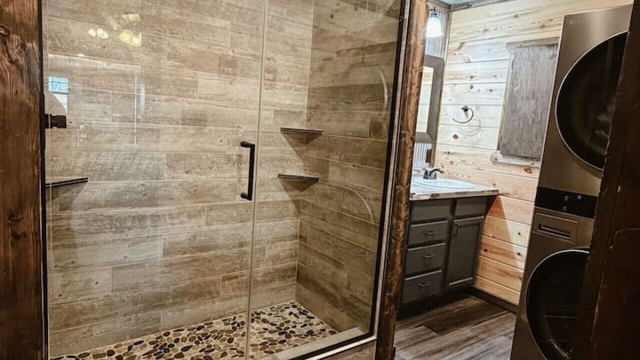 Photo of Bathroom in Broken Bow
