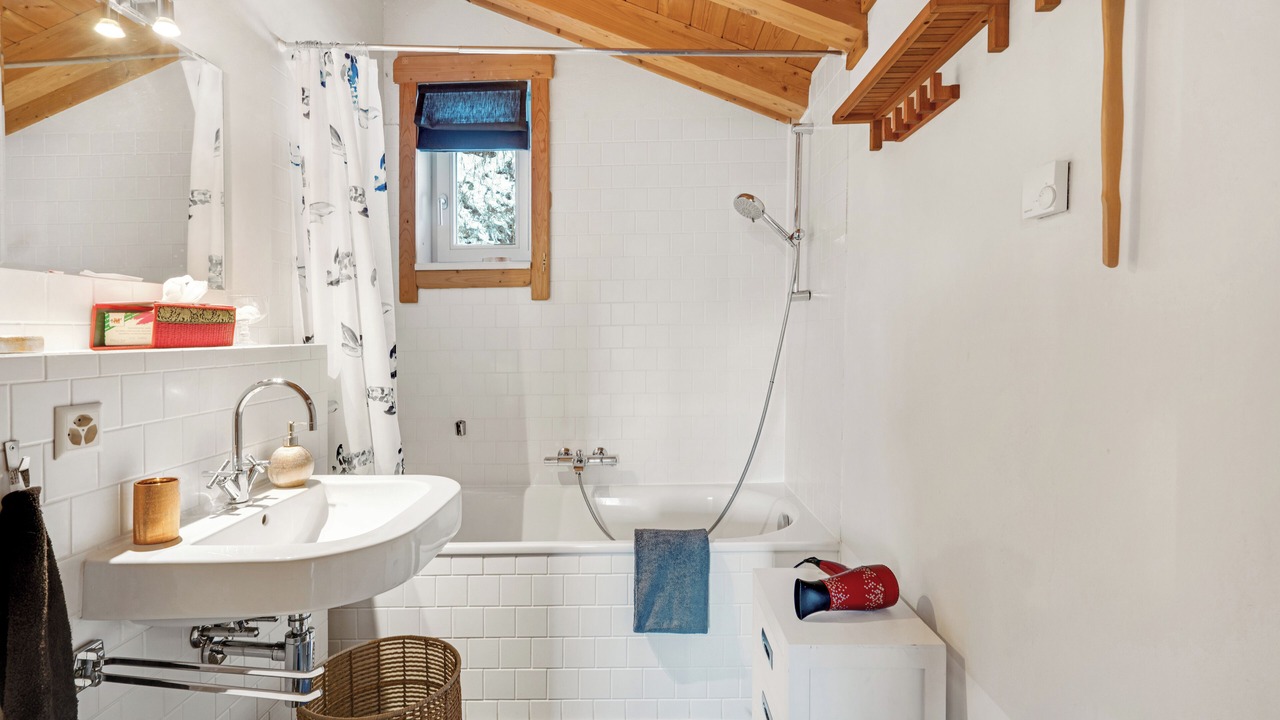 Photo of Bathroom in Vex