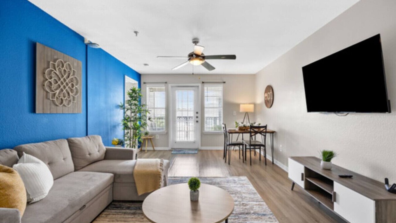 Photo of Livingroom in Pleasant Valley