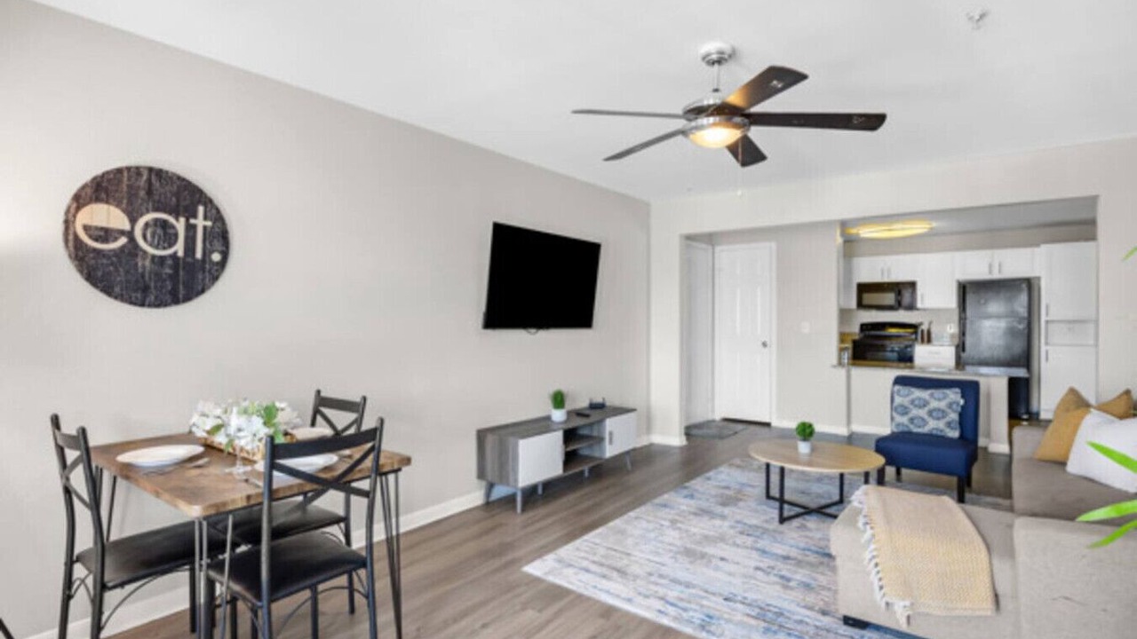 Photo of Livingroom in Pleasant Valley