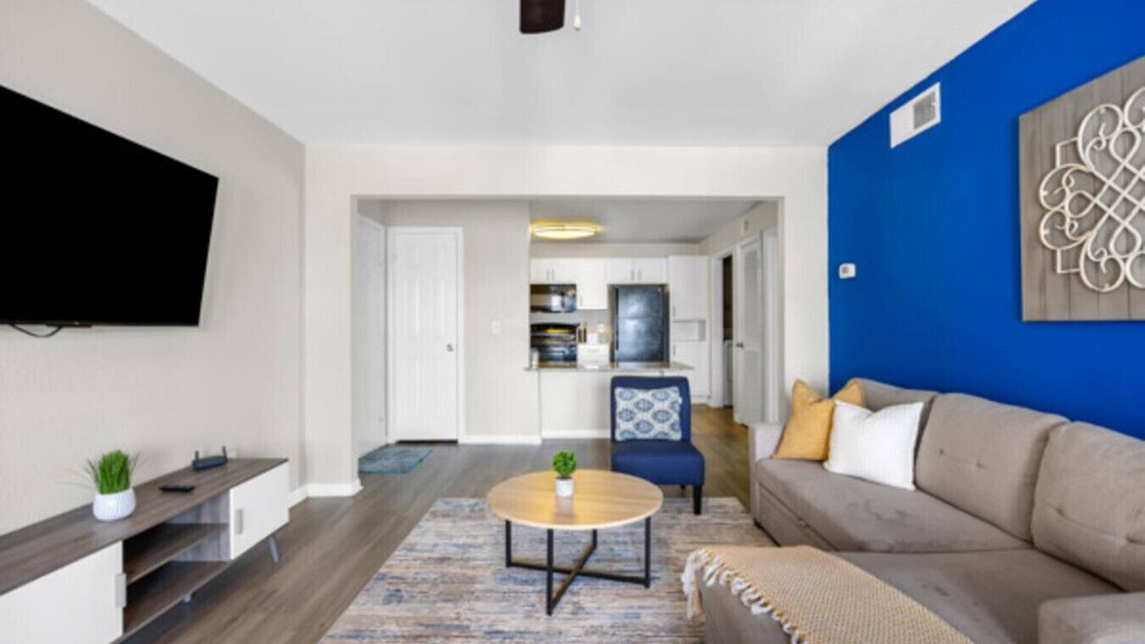 Photo of Livingroom in Pleasant Valley