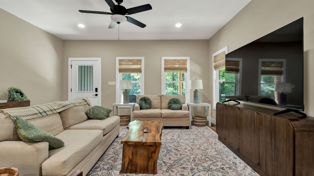 Photo of Livingroom in Sewanee