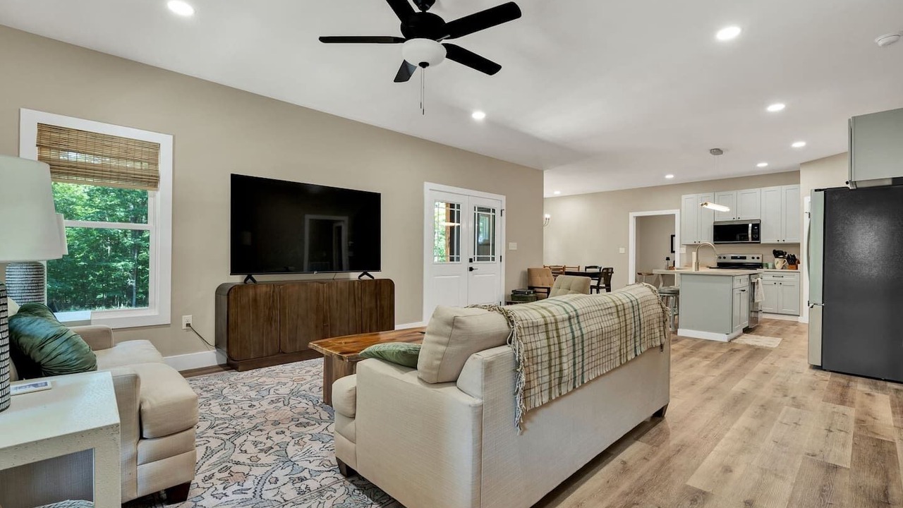 Photo of Livingroom in Sewanee