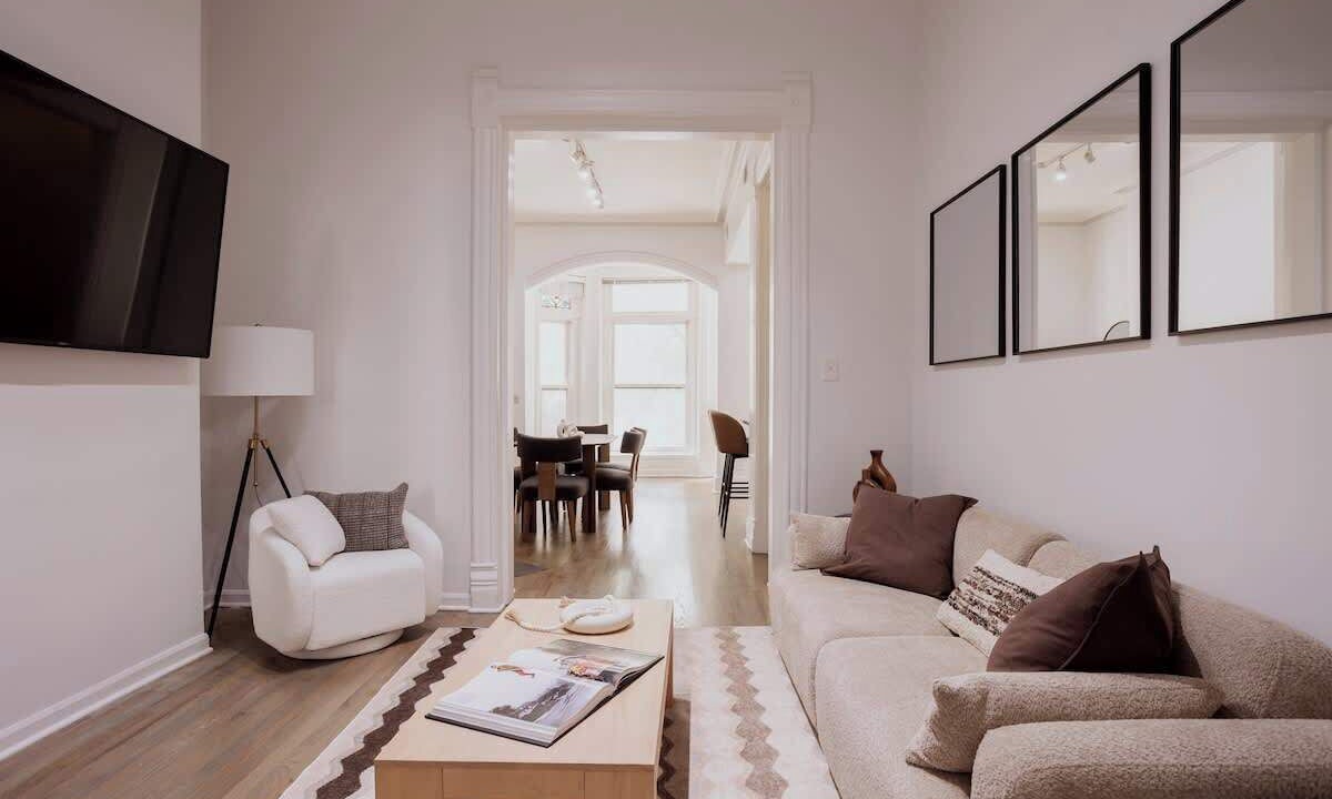 Photo of Livingroom in Rush and Division