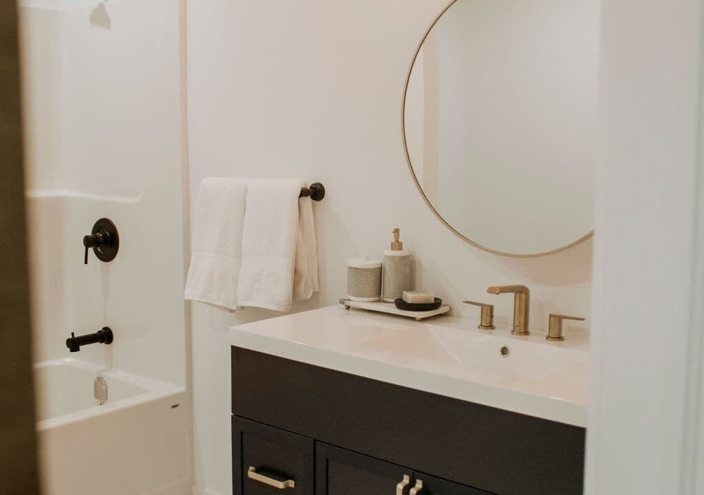Photo of Bathroom in Les Collines-de-l'Outaouais Regional County Municipality
