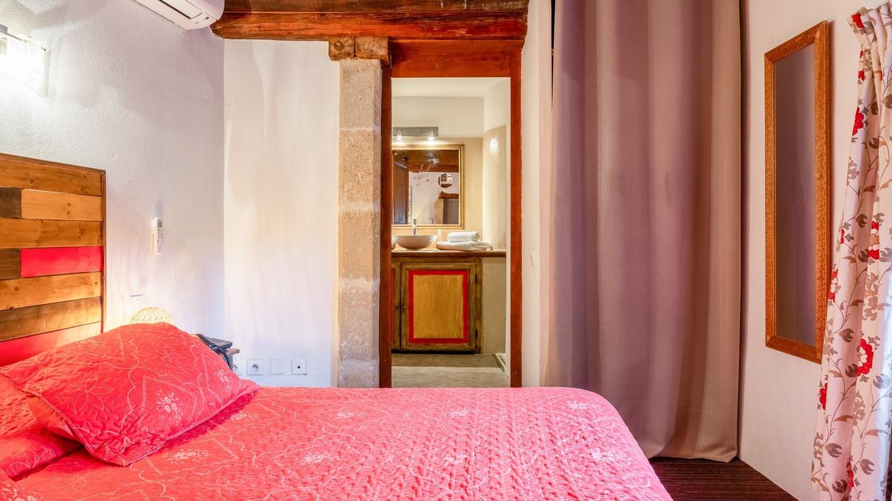 Photo of Bedroom in Collias