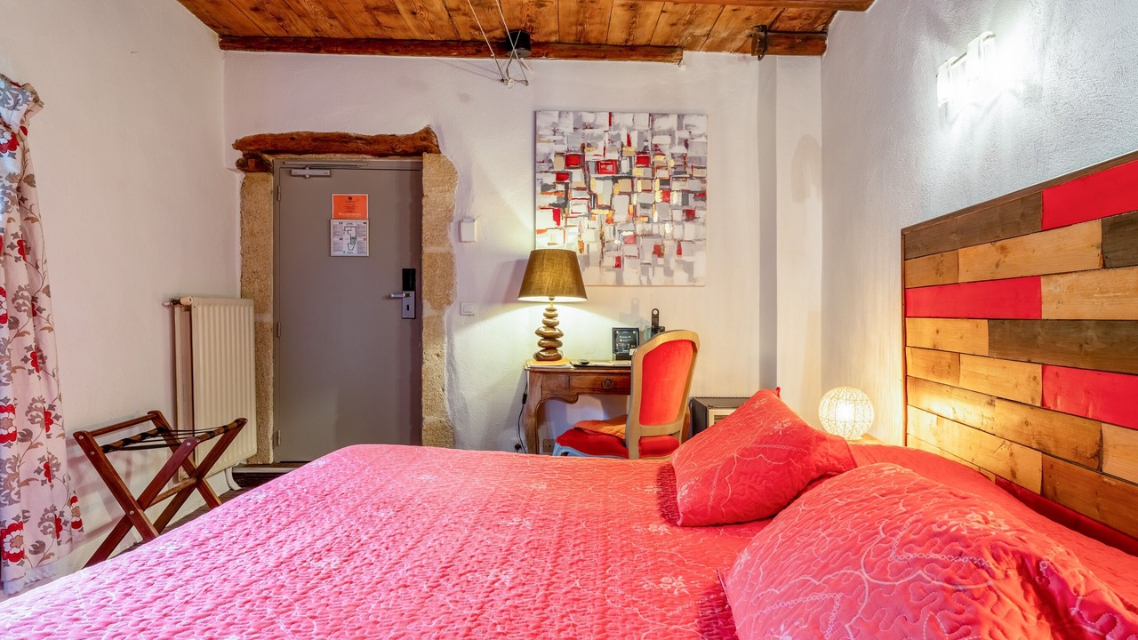 Photo of Bedroom in Collias