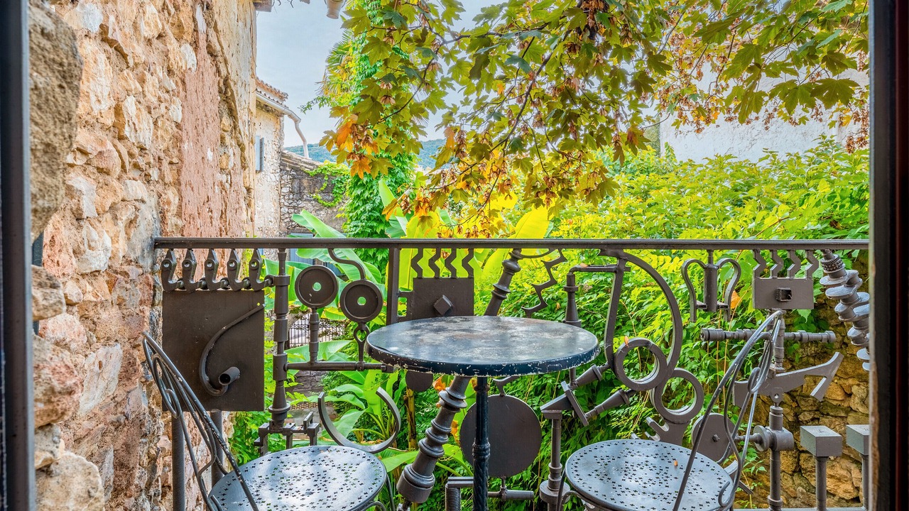 Photo of Outdoor in Collias