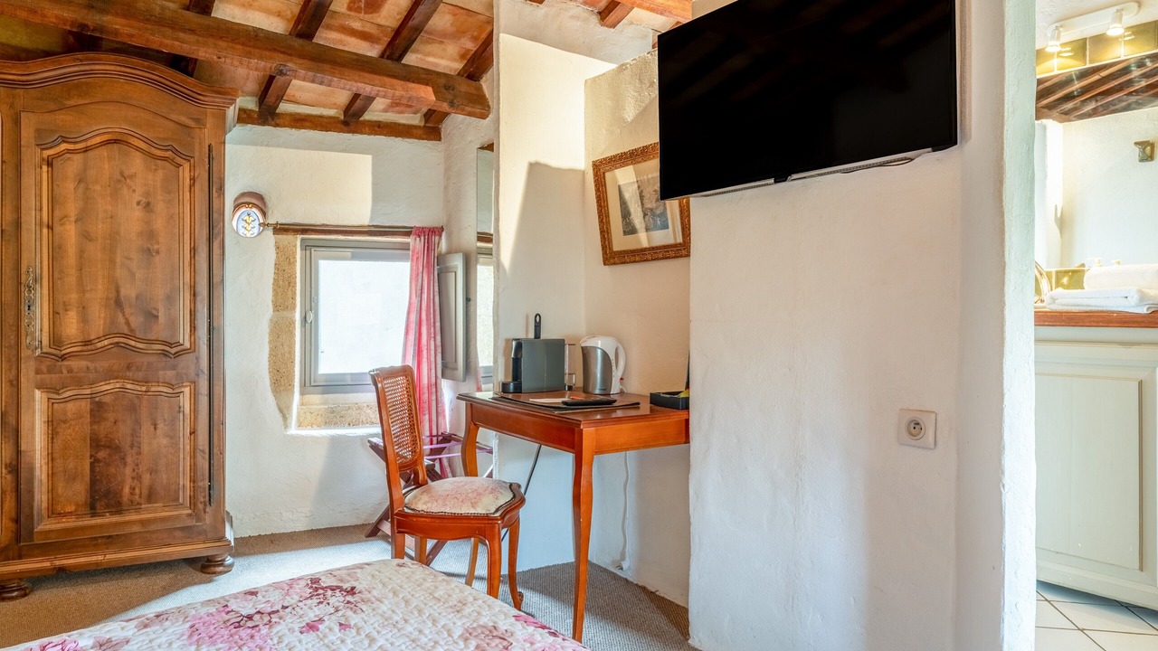 Photo of Bedroom in Collias
