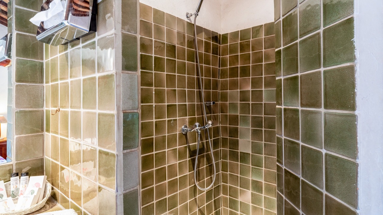 Photo of Bathroom in Collias