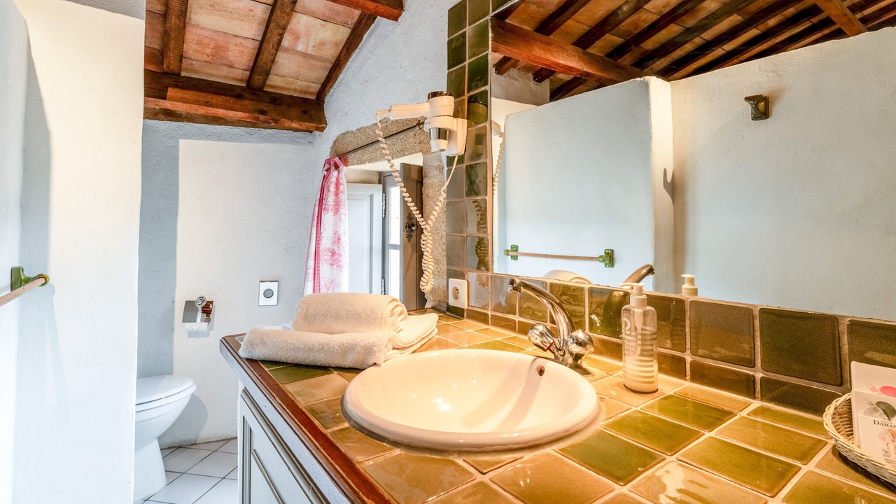 Photo of Bathroom in Collias