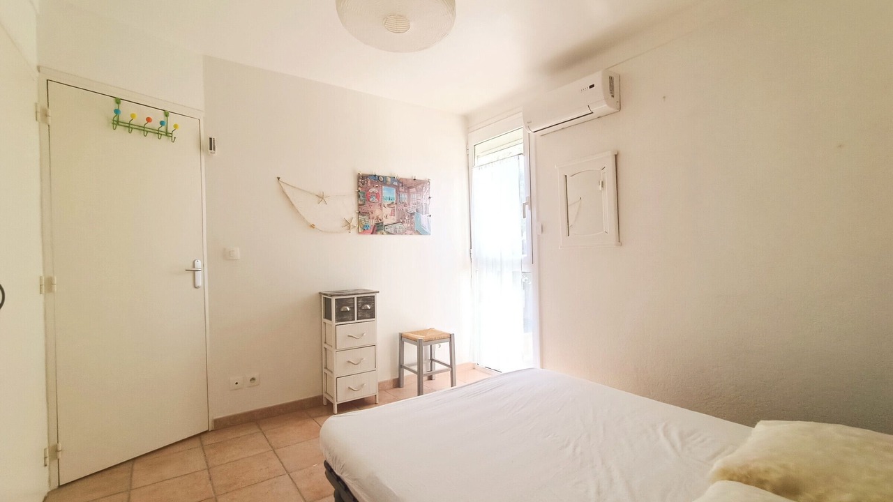 Photo of Bedroom in La Jetee