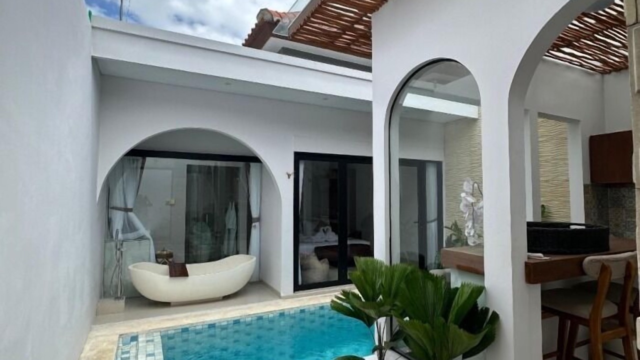 Photo of Bedroom in Kartika Plaza