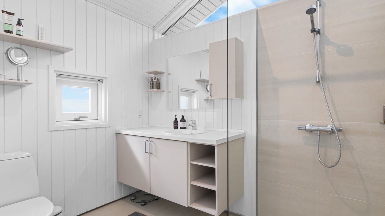 Photo of Bathroom in Næs