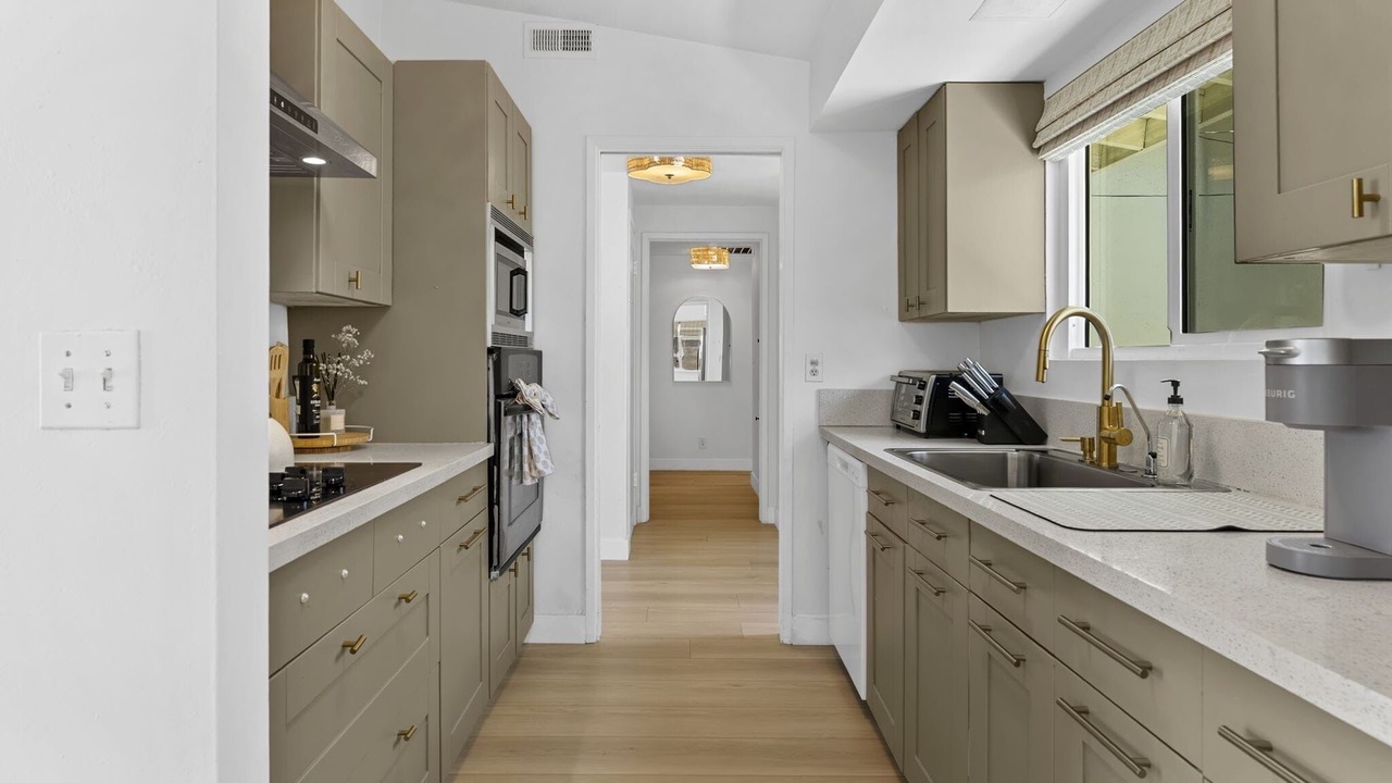 Photo of Kitchen in Midway City
