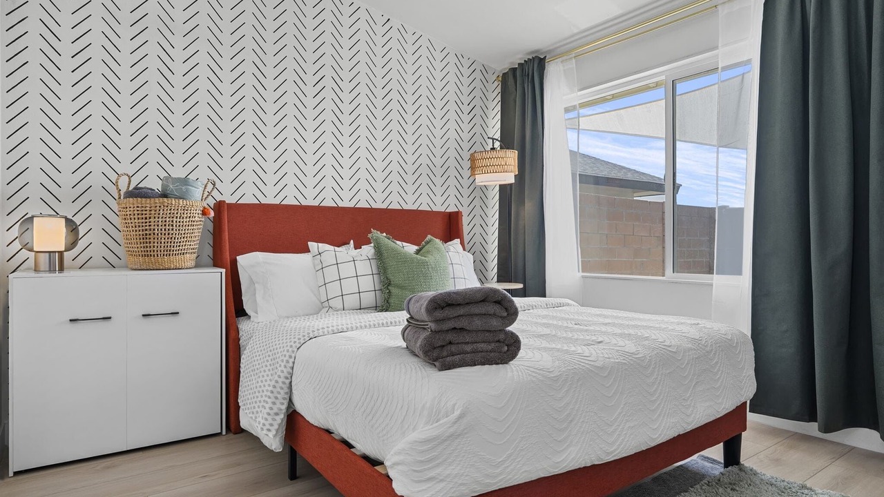Photo of Bedroom in Midway City
